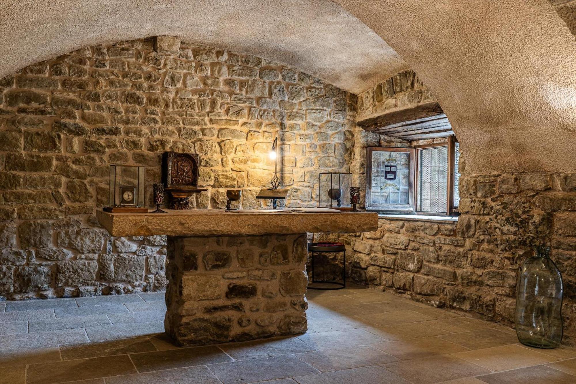 Castell In Girona Sant Miquel de Campmajor Exterior foto